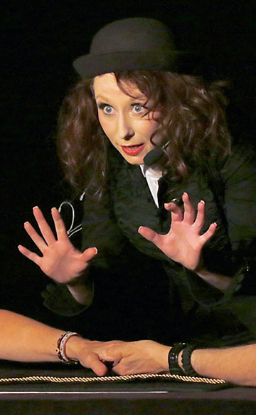 Nikola Arkane, a female magician